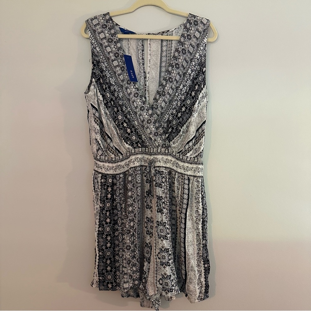 NWT APT. 9 Paisley Romper